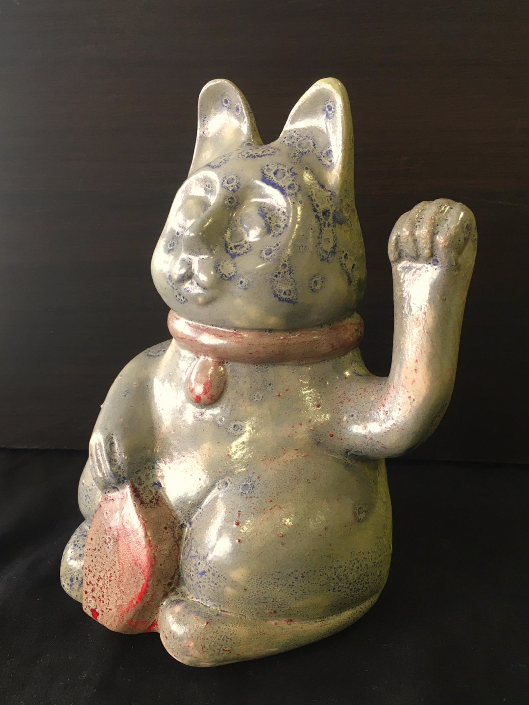 Gato de la suerte, MANCHAS