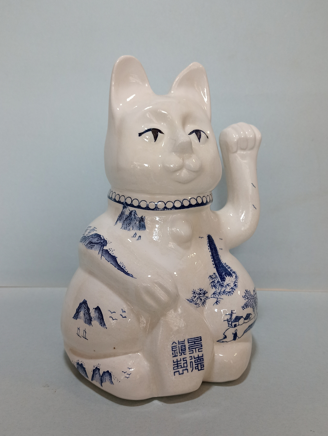 Gato de la suerte, ORIENTE